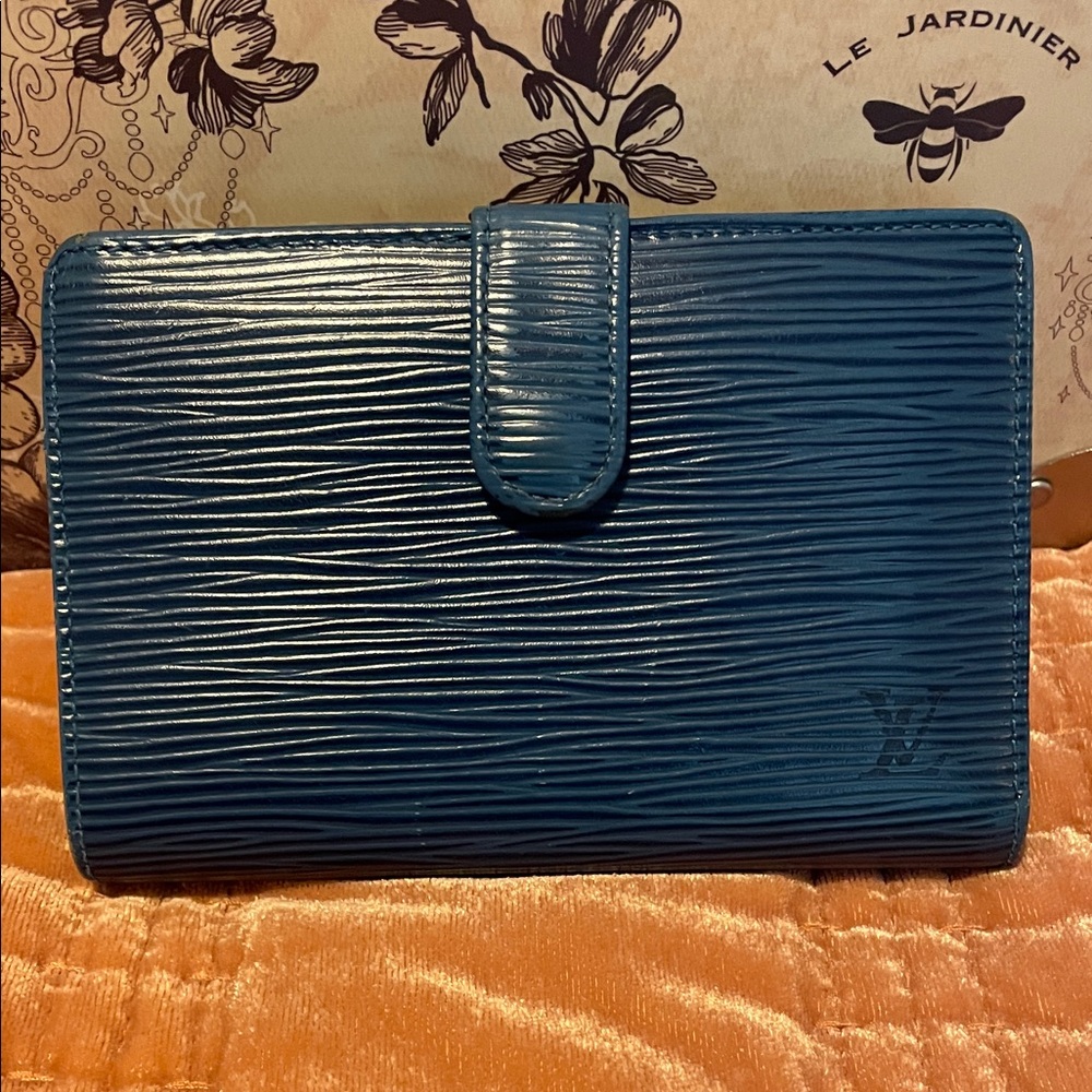 Louis Vuitton Epi leather Textured Wallet